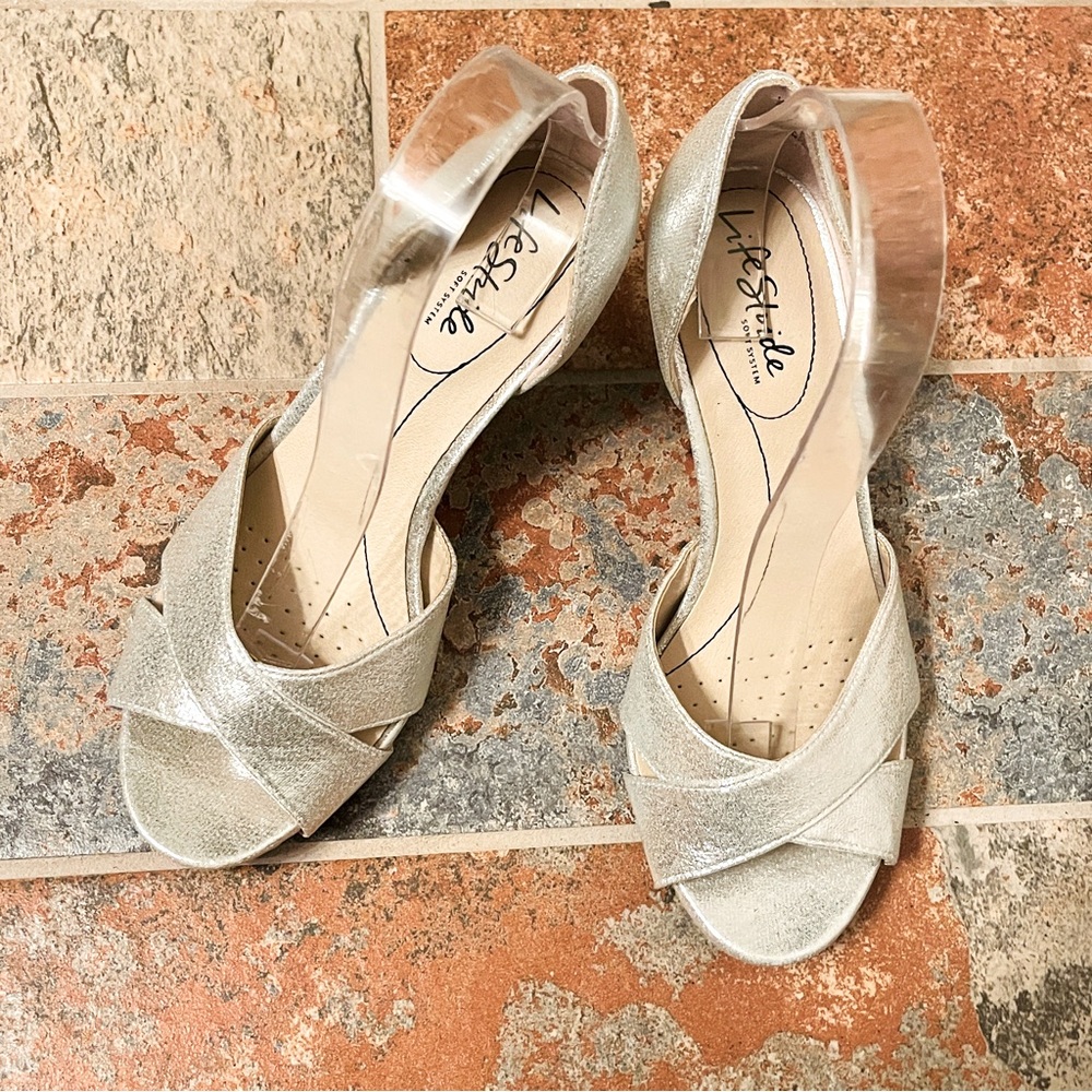 🦌Flashy Sassy Metallic Peep Toe D’Orsay Style Silver Party Heels by LifeStride!
